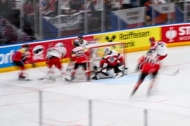 PRAG, CZECH REPUBLIC - 11 Mayıs 2024: IIHF 2024 Dünya Buz Hokeyi Şampiyonası Danimarka - Avusturya - O2 Arena