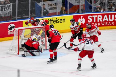 PRAG, CZECH REPUBLIC - 11 Mayıs 2024: IIHF 2024 Dünya Buz Hokeyi Şampiyonası Danimarka - Avusturya - O2 Arena
