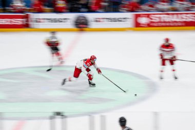 PRAG, CZECH REPUBLIC - 11 Mayıs 2024: IIHF 2024 Dünya Buz Hokeyi Şampiyonası Danimarka - Avusturya - O2 Arena