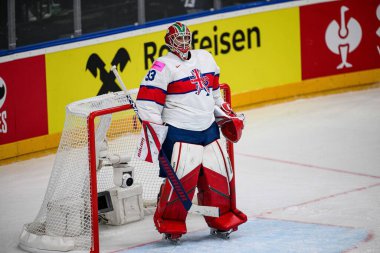 PRAG, CZECH REPUBLIC - 12 Mayıs 2024: IIHF 2024 Dünya Buz Hokeyi Şampiyonası Finlandiya ile O2 Arena 'da Büyük Britanya arasındaki karşılaşma