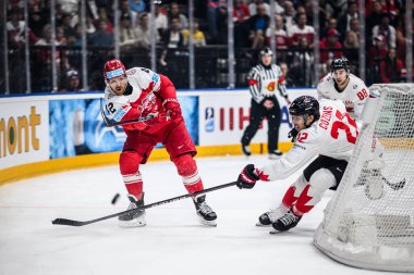 PRAG, CZECH REPUBLIC - 12 Mayıs 2024: IIHF 2024 Dünya Buz Hokeyi Şampiyonası Danimarka - Kanada - O2 Arena