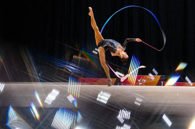 Frankfurt, Almanya - 06.06.24: Ölüm Finalleri 2024. SE Arena 'da ritmik jimnastik