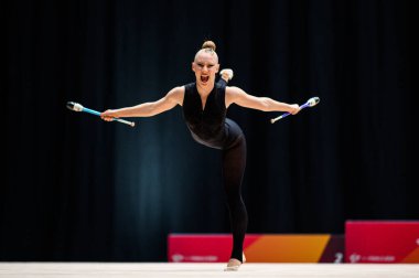 Frankfurt, Almanya - 06.06.24: Ölüm Finalleri 2024. SE Arena 'da ritmik jimnastik