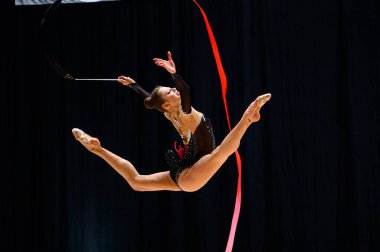 Frankfurt, Almanya - 06.06.24: Anastasia Simakova, Ölüm Finalleri 2024. SE Arena 'da ritmik jimnastik