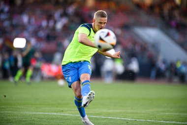 NUREMBERG, GERMANY - 3 Haziran 2024: Oleksandr Zinchenko Dostluk maçı Max Morlock Stadyumu 'nda Alman-Ukrayna maçı