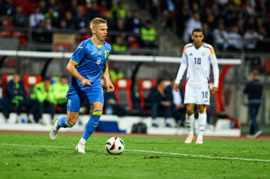NUREMBERG, GERMANY - 3 Haziran 2024: Oleksandr Zinchenko, Ukrayna 'ya karşı Max Morlock Stadyumu' nda oynanan dost futbol maçı