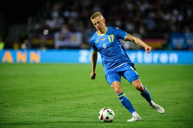 NUREMBERG, GERMANY - 3 Haziran 2024: Oleksandr Zinchenko, Ukrayna 'ya karşı Max Morlock Stadyumu' nda oynanan dost futbol maçı