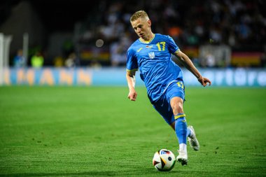 NUREMBERG, GERMANY - 3 Haziran 2024: Oleksandr Zinchenko, Ukrayna 'ya karşı Max Morlock Stadyumu' nda oynanan dost futbol maçı