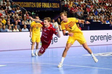 COLOGNE, GERMANY - 9 HAZİRAN 2024: Kamyon İzcisi 24 EHF FINAL4 Aalborg Handbold Barca 'ya karşı Lanxess Arena
