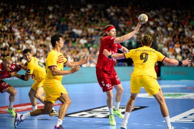 COLOGNE, GERMANY - 9 HAZİRAN 2024: Kamyon İzcisi 24 EHF FINAL4 Aalborg Handbold Barca 'ya karşı Lanxess Arena