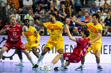 COLOGNE, GERMANY - 9 HAZİRAN 2024: Kamyon İzcisi 24 EHF FINAL4 Aalborg Handbold Barca 'ya karşı Lanxess Arena