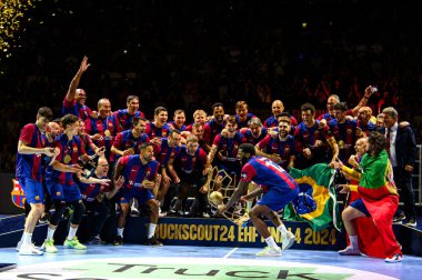 COLOGNE, GERMANY - 9 HAZİRAN 2024: Kamyon İzcisi 24 EHF FINAL4 Aalborg Handbold Barca 'ya karşı Lanxess Arena