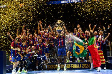 COLOGNE, GERMANY - 9 HAZİRAN 2024: Kamyon İzcisi 24 EHF FINAL4 Aalborg Handbold Barca 'ya karşı Lanxess Arena