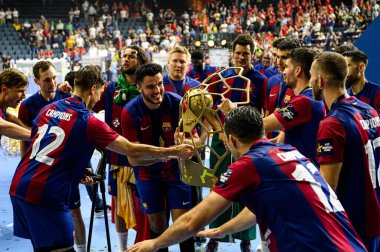 COLOGNE, GERMANY - 9 HAZİRAN 2024: Kamyon İzcisi 24 EHF FINAL4 Aalborg Handbold Barca 'ya karşı Lanxess Arena