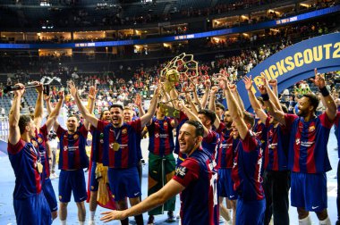 COLOGNE, GERMANY - 9 HAZİRAN 2024: Kamyon İzcisi 24 EHF FINAL4 Aalborg Handbold Barca 'ya karşı Lanxess Arena