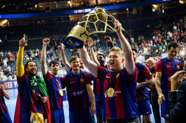 COLOGNE, GERMANY - 9 HAZİRAN 2024: Kamyon İzcisi 24 EHF FINAL4 Aalborg Handbold Barca 'ya karşı Lanxess Arena