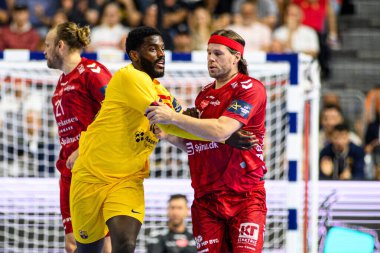 COLOGNE, GERMANY - 9 Haziran 2024: Mikkel Hansen, Dika Mem Kamyon Öncüsü 24 EHF Finali 4 Aalborg Handbold, Lanxess Arena 'da Barca' ya karşı