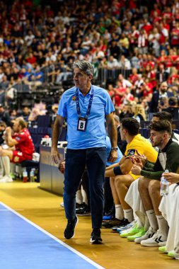 COLOGNE, GERMANY - 9 HAZİRAN 2024: Ortega Perez Antonio Carlos, 24 EHF Finali 4 Aalborg Handbold, Lanxess Arena 'da Barca' ya karşı