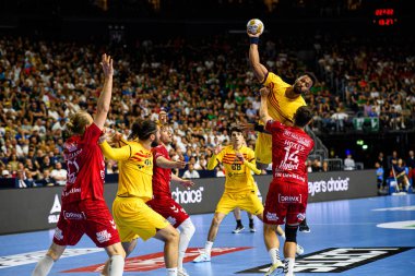 COLOGNE, GERMANY - 9 HAZİRAN 2024: Kamyon İzcisi 24 EHF FINAL4 Aalborg Handbold Barca 'ya karşı Lanxess Arena