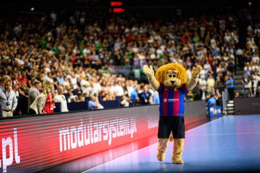 COLOGNE, GERMANY - 9 HAZİRAN 2024: Kamyon İzcisi 24 EHF FINAL4 Aalborg Handbold Barca 'ya karşı Lanxess Arena