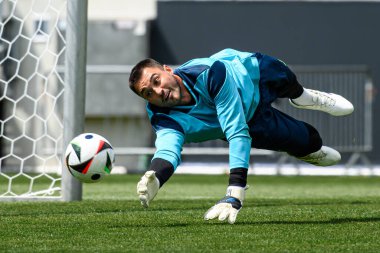 WIEDENSBADEN, GERMANY - 13 Haziran 2024: Heorhiy Bushchan, Ukrayna milli futbol takımının Brita 'daki açık uygulaması
