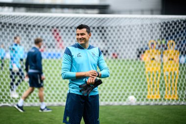 WIEDENSBADEN, GERMANY - 13 Haziran 2024: Rustam Khudzhamov, Ukrayna milli futbol takımının Brita 'daki açık uygulaması