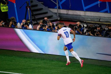 DUESSELDORF, GERMANY - 1 HAZİRAN 2023: Kylian Mbappe, EURO 2024 Avusturya - Fransa maçı Mercur Spiel Arena