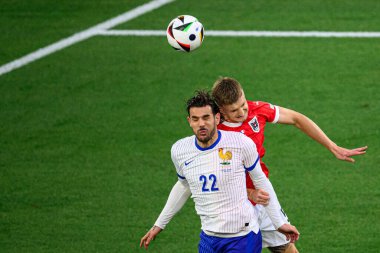 DUESSELDORF, GERMANY - 17 Haziran 2024: Stefan Posch, Theo Hernandez, EURO 2024 Avusturya - Fransa maçı Mercur Spiel Arena