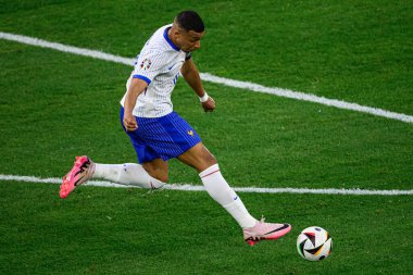 DUESSELDORF, GERMANY - 17 Haziran 2024: Kylian Mbappe, EURO 2024 Avusturya - Fransa Mercur Spiel Arena maçı