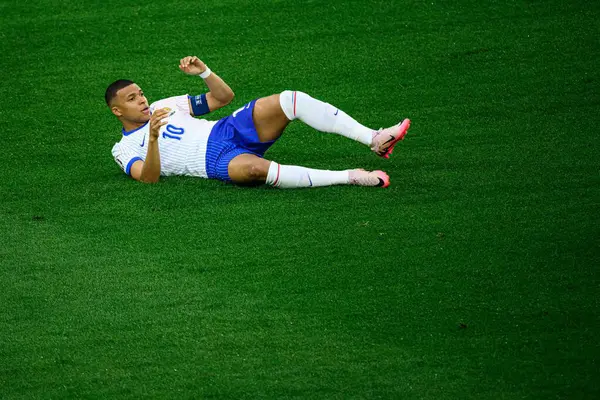 DUESSELDORF, GERMANY - 1 HAZİRAN 2023: Kylian Mbappe, EURO 2024 Avusturya - Fransa maçı Mercur Spiel Arena