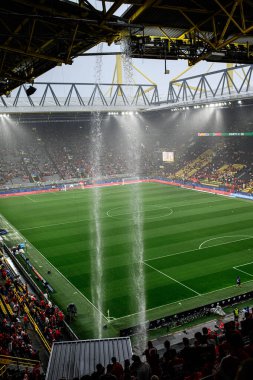 DORTMUND, GERMANY - 18 Haziran 2024: EURO 2024 Türkiye - Gürcistan Signal Iduna Par maçından önce yağmur