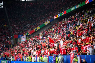 DORTMUND, GERMANY - 18 Haziran 2024: EURO 2024 Türkiye - Gürcistan Signal Iduna Par maçından önceki taraftarlar