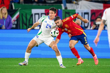 GELSENKIRCHEN, GERMANY - 20 HAZİRAN 2024: Andrea Cambiaso, Dani Carvajal EURO 2024 İspanya - İtalya Veltins Arena maçı