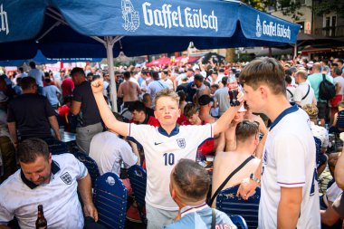 COLOGNE, GERMANY - 25 Haziran 2024: EURO 2024 İngiltere - Sloveni maçı öncesinde fan festivali