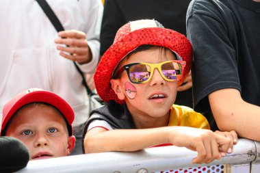 DUESSELDORF, GERMANY - 1 Temmuz 2024: FanFest, EURO 2024 Fransa-Belçika maçı RheinPromenade 'de
