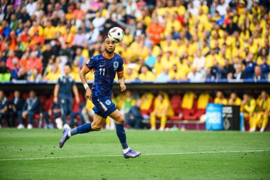 MUNICH, Almanya - 2 Temmuz 2024: Cody Gakpo, EURO 2024 Romanya ve Hollanda 'nın Alianz' da oynadığı futbol maçı