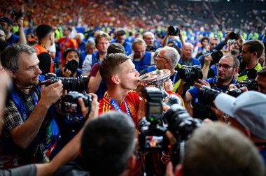 BERLİN, GERMANY - 14 Temmuz 2024: Dani Olmo, Final EURO 2024 İspanya Olimpiyat Stadyumu 'nda İngiltere' ye karşı futbol maçı