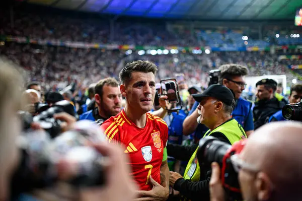 BERLİN, GERMANY - 14 Temmuz 2024: Alvaro Morata, Final EURO 2024 İspanya Olimpiyat Stadyumu 'nda İngiltere' ye karşı futbol maçı