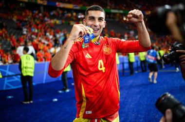 BERLİN, GERMANY - 14 HAZİRAN, 2024: Final EURO 2024 İspanya-İngiltere Olimpiyat Stadyumu karşılaşması