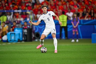BERLİN, GERMANY - 14 HAZİRAN, 2024: John Stones, Final EURO 2024 İspanya ile Olimpiyat Stadyumu arasındaki futbol maçı