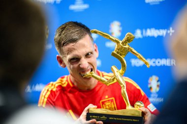BERLİN, GERMANY - 14 Temmuz 2024: Dani Olmo, Final EURO 2024 İspanya Olimpiyat Stadyumu 'nda İngiltere' ye karşı futbol maçı
