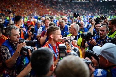BERLİN, GERMANY - 14 Temmuz 2024: Dani Olmo, Final EURO 2024 İspanya Olimpiyat Stadyumu 'nda İngiltere' ye karşı futbol maçı