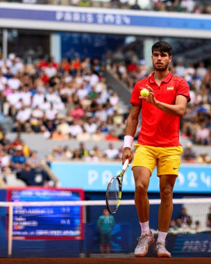 PARIS, FRANCE - 2 AĞUSTOS, 2024 Carlos Alcaraz, Yarı Final, Olimpiyat Oyunları 2024 