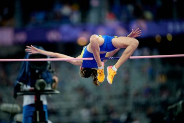 PARIS, FRANCE - 4 AĞUSTOS, 2024: MAHUCHIKH Yaroslava, Kadınlar Yüksek Atlama Finali, Olimpiyat Oyunları 2024 
