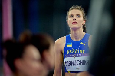 PARIS, FRANCE - 4 AĞUSTOS, 2024: MAHUCHIKH Yaroslava, Kadınlar Yüksek Atlama Finali, Olimpiyat Oyunları 2024 