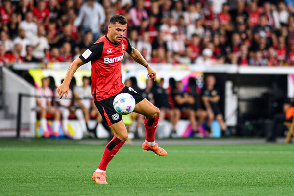 ЛЕВЕРКУЗЕН, ГЕРМАНИЯ - 17.08.24: Гранит Кшака, матч DFB Super Pokal "Байер 04 Леверкузен - Штутгарт" на "Байарене"