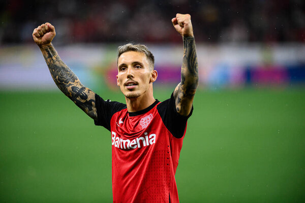 ЛЕВЕРКУЗЕН, ГЕРМАНИЯ - 17.08.24: Алекс Гримальдо, матч DFB Super Pokal ФК Байер 04 Леверкузен - Штутгарт на BayArena