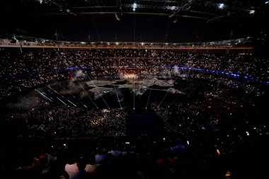 PARIS, FRANCE - 11 AĞUSTOS, 2024 Kapanış Töreni, Paris 2024 Olimpiyat Oyunları, Yaz Olimpiyatları. Stade de France 'da