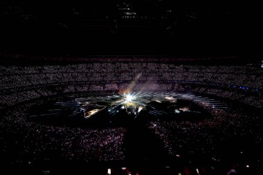 PARIS, FRANCE - 11 AĞUSTOS, 2024 Kapanış Töreni, Paris 2024 Olimpiyat Oyunları, Yaz Olimpiyatları. Stade de France 'da