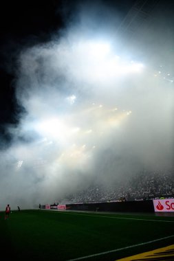 MOENCHENGLADBACH, GERMANY - 23 AĞUSTOS, 2024: Alex Grimaldo, Florian Wirtz, Jonas Hofmann, Bundesliga Borussia Moenchengladbach-Bayer Leverkusen maçı Borussia Park 'ta